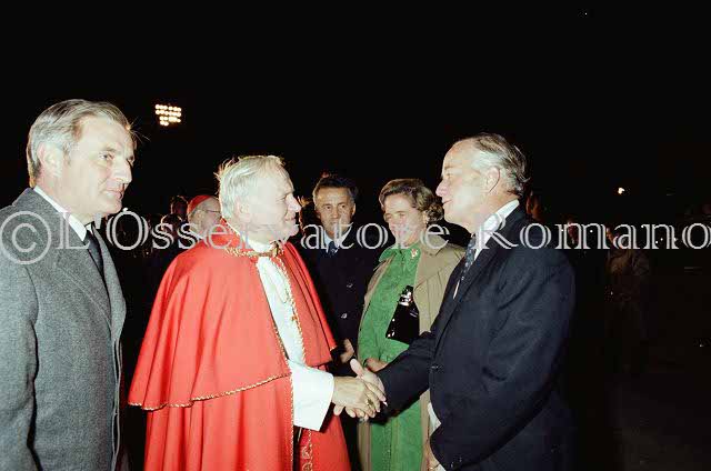 %_tempFileName02047_IRLANDA-USA1979%