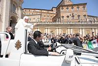 <br>UDIENZA GENERALE - 28 aprile 2010<br><br> - (Copyright L'OSSERVATORE ROMANO - Servizio Fotografico - photo@ossrom.va)
