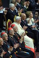 <br>CONCERTO ANNIVERSARIO V ANNO PONTIFICATO <br><br> - (Copyright L'OSSERVATORE ROMANO - Servizio Fotografico - photo@ossrom.va)