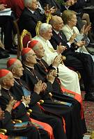 <br>CONCERTO ANNIVERSARIO V ANNO PONTIFICATO <br><br> - (Copyright L'OSSERVATORE ROMANO - Servizio Fotografico - photo@ossrom.va)