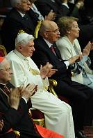 <br>CONCERTO ANNIVERSARIO V ANNO PONTIFICATO <br><br> - (Copyright L'OSSERVATORE ROMANO - Servizio Fotografico - photo@ossrom.va)
