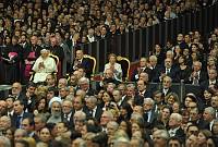 <br>CONCERTO ANNIVERSARIO V ANNO PONTIFICATO <br><br> - (Copyright L'OSSERVATORE ROMANO - Servizio Fotografico - photo@ossrom.va)