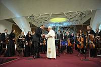 <br>CONCERTO ANNIVERSARIO V ANNO PONTIFICATO <br><br> - (Copyright L'OSSERVATORE ROMANO - Servizio Fotografico - photo@ossrom.va)