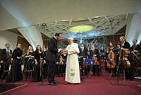<br>CONCERTO ANNIVERSARIO V ANNO PONTIFICATO <br><br> - (Copyright L'OSSERVATORE ROMANO - Servizio Fotografico - photo@ossrom.va)