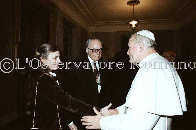 %_tempFileName03107_IRLANDA-USA1979%