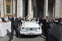 <br>UDIENZA GENERALE - 28 aprile 2010<br><br> - (Copyright L'OSSERVATORE ROMANO - Servizio Fotografico - photo@ossrom.va)