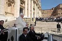 <br>UDIENZA GENERALE - 28 aprile 2010<br><br> - (Copyright L'OSSERVATORE ROMANO - Servizio Fotografico - photo@ossrom.va)