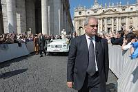 <br>UDIENZA GENERALE - 28 aprile 2010<br><br> - (Copyright L'OSSERVATORE ROMANO - Servizio Fotografico - photo@ossrom.va)