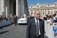 <br>UDIENZA GENERALE - 28 aprile 2010<br><br> - (Copyright L'OSSERVATORE ROMANO - Servizio Fotografico - photo@ossrom.va)