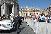 <br>UDIENZA GENERALE - 28 aprile 2010<br><br> - (Copyright L'OSSERVATORE ROMANO - Servizio Fotografico - photo@ossrom.va)