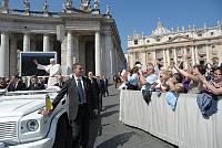 <br>UDIENZA GENERALE - 28 aprile 2010<br><br> - (Copyright L'OSSERVATORE ROMANO - Servizio Fotografico - photo@ossrom.va)