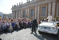 <br>UDIENZA GENERALE - 28 aprile 2010<br><br> - (Copyright L'OSSERVATORE ROMANO - Servizio Fotografico - photo@ossrom.va)