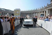 <br>UDIENZA GENERALE - 28 aprile 2010<br><br> - (Copyright L'OSSERVATORE ROMANO - Servizio Fotografico - photo@ossrom.va)