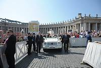 <br>UDIENZA GENERALE - 28 aprile 2010<br><br> - (Copyright L'OSSERVATORE ROMANO - Servizio Fotografico - photo@ossrom.va)