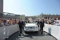 <br>UDIENZA GENERALE - 28 aprile 2010<br><br> - (Copyright L'OSSERVATORE ROMANO - Servizio Fotografico - photo@ossrom.va)