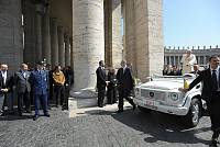 <br>UDIENZA GENERALE - 28 aprile 2010<br><br> - (Copyright L'OSSERVATORE ROMANO - Servizio Fotografico - photo@ossrom.va)