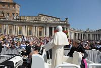 <br>UDIENZA GENERALE - 28 aprile 2010<br><br> - (Copyright L'OSSERVATORE ROMANO - Servizio Fotografico - photo@ossrom.va)
