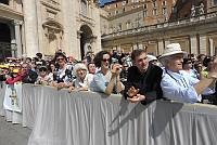 <br>UDIENZA GENERALE - 28 aprile 2010<br><br> - (Copyright L'OSSERVATORE ROMANO - Servizio Fotografico - photo@ossrom.va)