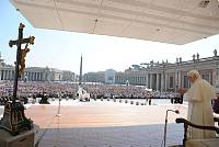 <br>UDIENZA GENERALE - 28 aprile 2010<br><br> - (Copyright L'OSSERVATORE ROMANO - Servizio Fotografico - photo@ossrom.va)