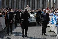 <br>UDIENZA GENERALE - 28 aprile 2010<br><br> - (Copyright L'OSSERVATORE ROMANO - Servizio Fotografico - photo@ossrom.va)