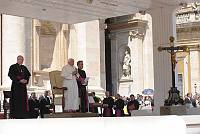 <br>UDIENZA GENERALE - 28 aprile 2010<br><br> - (Copyright L'OSSERVATORE ROMANO - Servizio Fotografico - photo@ossrom.va)