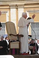 <br>UDIENZA GENERALE - 28 aprile 2010<br><br> - (Copyright L'OSSERVATORE ROMANO - Servizio Fotografico - photo@ossrom.va)