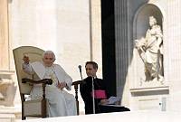 <br>UDIENZA GENERALE - 28 aprile 2010<br><br> - (Copyright L'OSSERVATORE ROMANO - Servizio Fotografico - photo@ossrom.va)