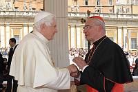 <br>UDIENZA GENERALE - 28 aprile 2010<br><br> - (Copyright L'OSSERVATORE ROMANO - Servizio Fotografico - photo@ossrom.va)