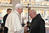 <br>UDIENZA GENERALE - 28 aprile 2010<br><br> - (Copyright L'OSSERVATORE ROMANO - Servizio Fotografico - photo@ossrom.va)