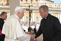 <br>UDIENZA GENERALE - 28 aprile 2010<br><br> - (Copyright L'OSSERVATORE ROMANO - Servizio Fotografico - photo@ossrom.va)
