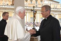 <br>UDIENZA GENERALE - 28 aprile 2010<br><br> - (Copyright L'OSSERVATORE ROMANO - Servizio Fotografico - photo@ossrom.va)