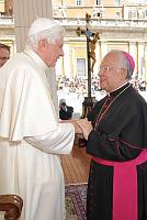 <br>UDIENZA GENERALE - 28 aprile 2010<br><br> - (Copyright L'OSSERVATORE ROMANO - Servizio Fotografico - photo@ossrom.va)