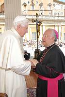 <br>UDIENZA GENERALE - 28 aprile 2010<br><br> - (Copyright L'OSSERVATORE ROMANO - Servizio Fotografico - photo@ossrom.va)