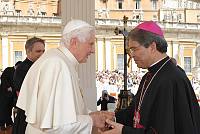 <br>UDIENZA GENERALE - 28 aprile 2010<br><br> - (Copyright L'OSSERVATORE ROMANO - Servizio Fotografico - photo@ossrom.va)