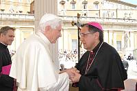 <br>UDIENZA GENERALE - 28 aprile 2010<br><br> - (Copyright L'OSSERVATORE ROMANO - Servizio Fotografico - photo@ossrom.va)