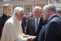 <br>UDIENZA GENERALE - 28 aprile 2010<br><br> - (Copyright L'OSSERVATORE ROMANO - Servizio Fotografico - photo@ossrom.va)