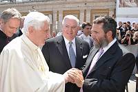<br>UDIENZA GENERALE - 28 aprile 2010<br><br> - (Copyright L'OSSERVATORE ROMANO - Servizio Fotografico - photo@ossrom.va)