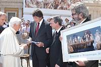 <br>UDIENZA GENERALE - 28 aprile 2010<br><br> - (Copyright L'OSSERVATORE ROMANO - Servizio Fotografico - photo@ossrom.va)