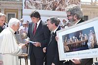 <br>UDIENZA GENERALE - 28 aprile 2010<br><br> - (Copyright L'OSSERVATORE ROMANO - Servizio Fotografico - photo@ossrom.va)