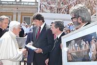 <br>UDIENZA GENERALE - 28 aprile 2010<br><br> - (Copyright L'OSSERVATORE ROMANO - Servizio Fotografico - photo@ossrom.va)