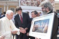 <br>UDIENZA GENERALE - 28 aprile 2010<br><br> - (Copyright L'OSSERVATORE ROMANO - Servizio Fotografico - photo@ossrom.va)