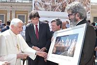<br>UDIENZA GENERALE - 28 aprile 2010<br><br> - (Copyright L'OSSERVATORE ROMANO - Servizio Fotografico - photo@ossrom.va)