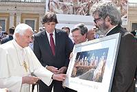 <br>UDIENZA GENERALE - 28 aprile 2010<br><br> - (Copyright L'OSSERVATORE ROMANO - Servizio Fotografico - photo@ossrom.va)