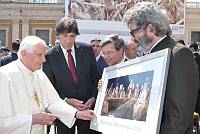 <br>UDIENZA GENERALE - 28 aprile 2010<br><br> - (Copyright L'OSSERVATORE ROMANO - Servizio Fotografico - photo@ossrom.va)