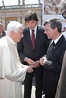 <br>UDIENZA GENERALE - 28 aprile 2010<br><br> - (Copyright L'OSSERVATORE ROMANO - Servizio Fotografico - photo@ossrom.va)