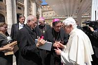 <br>UDIENZA GENERALE - 28 aprile 2010<br><br> - (Copyright L'OSSERVATORE ROMANO - Servizio Fotografico - photo@ossrom.va)