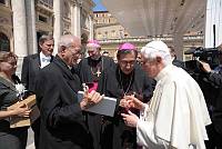 <br>UDIENZA GENERALE - 28 aprile 2010<br><br> - (Copyright L'OSSERVATORE ROMANO - Servizio Fotografico - photo@ossrom.va)