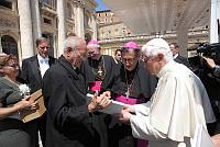 <br>UDIENZA GENERALE - 28 aprile 2010<br><br> - (Copyright L'OSSERVATORE ROMANO - Servizio Fotografico - photo@ossrom.va)