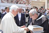 <br>UDIENZA GENERALE - 28 aprile 2010<br><br> - (Copyright L'OSSERVATORE ROMANO - Servizio Fotografico - photo@ossrom.va)
