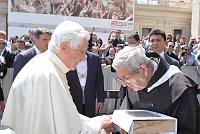 <br>UDIENZA GENERALE - 28 aprile 2010<br><br> - (Copyright L'OSSERVATORE ROMANO - Servizio Fotografico - photo@ossrom.va)